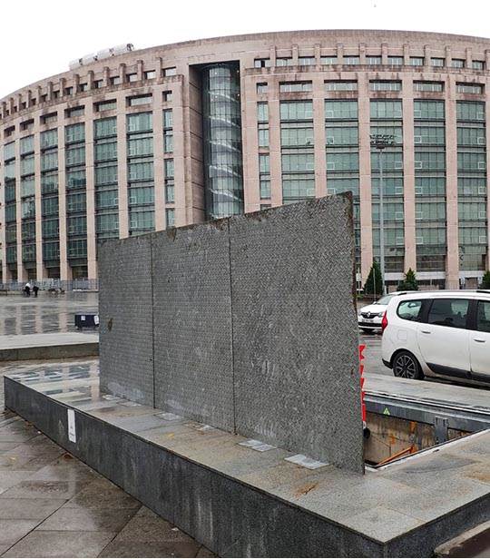 Metro Acil Çıkış Kapağı