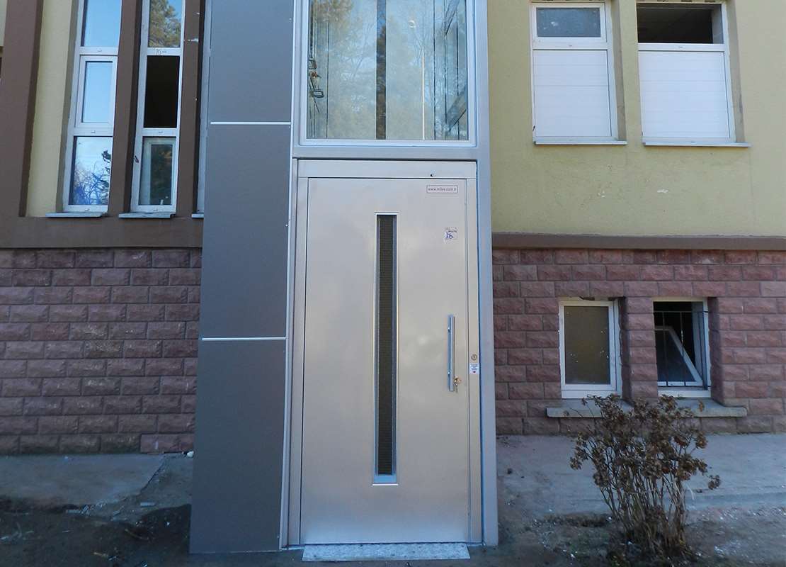 behindertenhebebuhnen-fur-gebäude-16.jpg