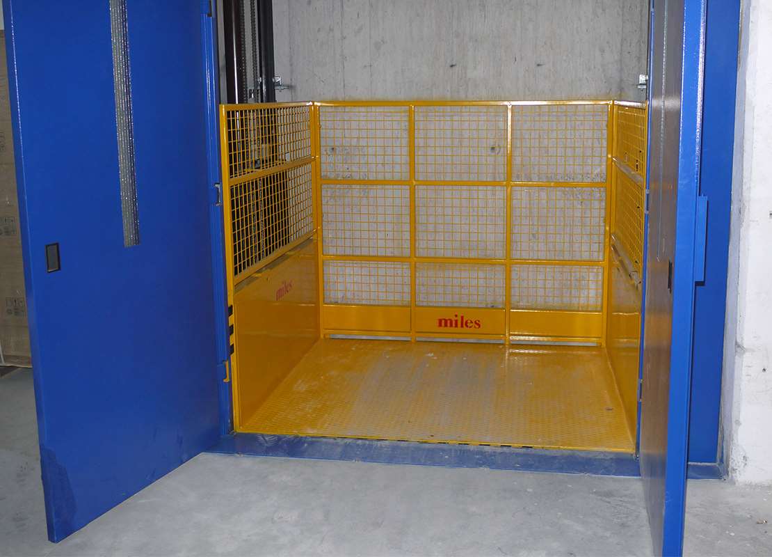 compact-load-lift-10.jpg