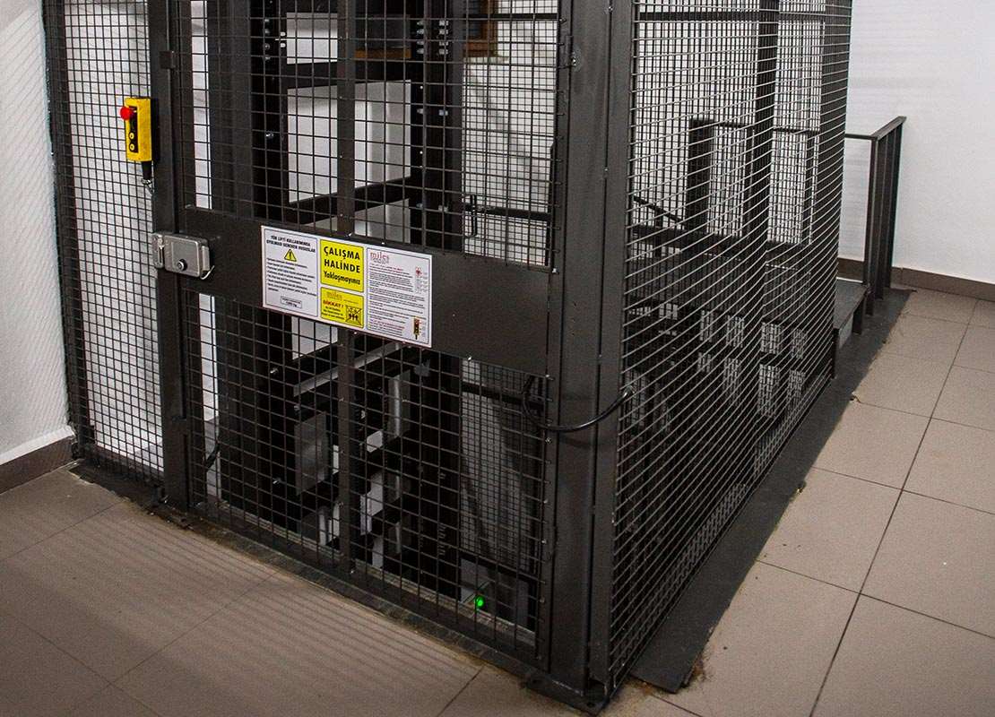 compact-load-lift-3.jpg