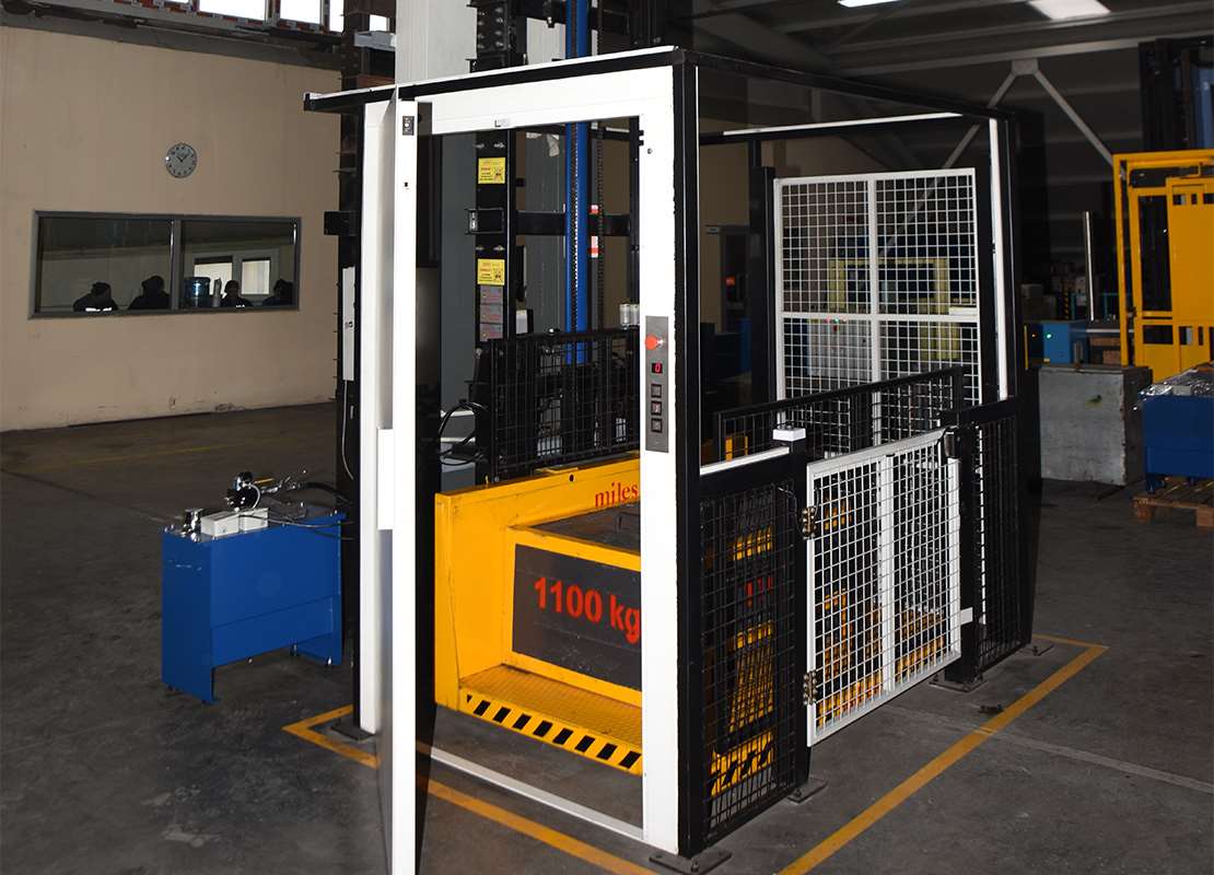 compact-load-lift-6.jpg