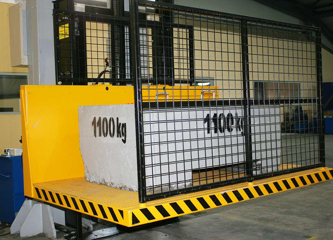 compact-load-lift-7.jpg