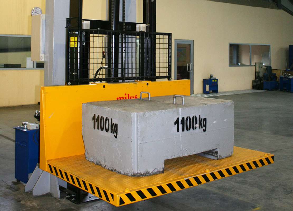 compact-load-lift-8.jpg