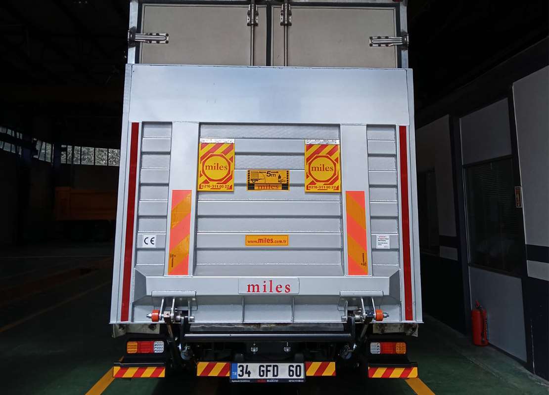 steel-tail-lift-7.jpg